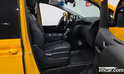 Hyundai Staria 2022 3.5 Автомат в Москве № 1342177, миниатюра 11