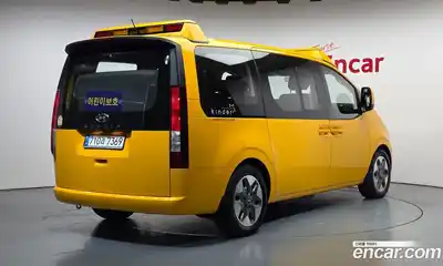 Hyundai Staria 2022 3.5 Автомат в Москве № 1342177, миниатюра 2