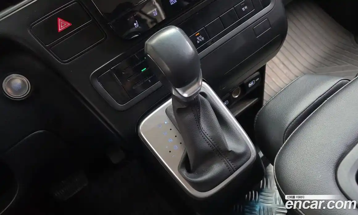 Hyundai Staria 2022 3.5 Автомат в Москве № 1342177, фото 9