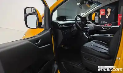 Hyundai Staria 2022 3.5 Автомат в Москве № 1342177, миниатюра 10