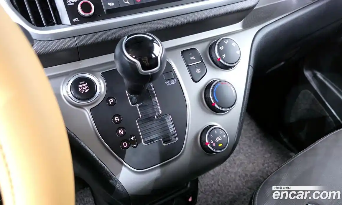 Kia Ray 2022 1.0 Автомат в Москве № 1343103, фото 9