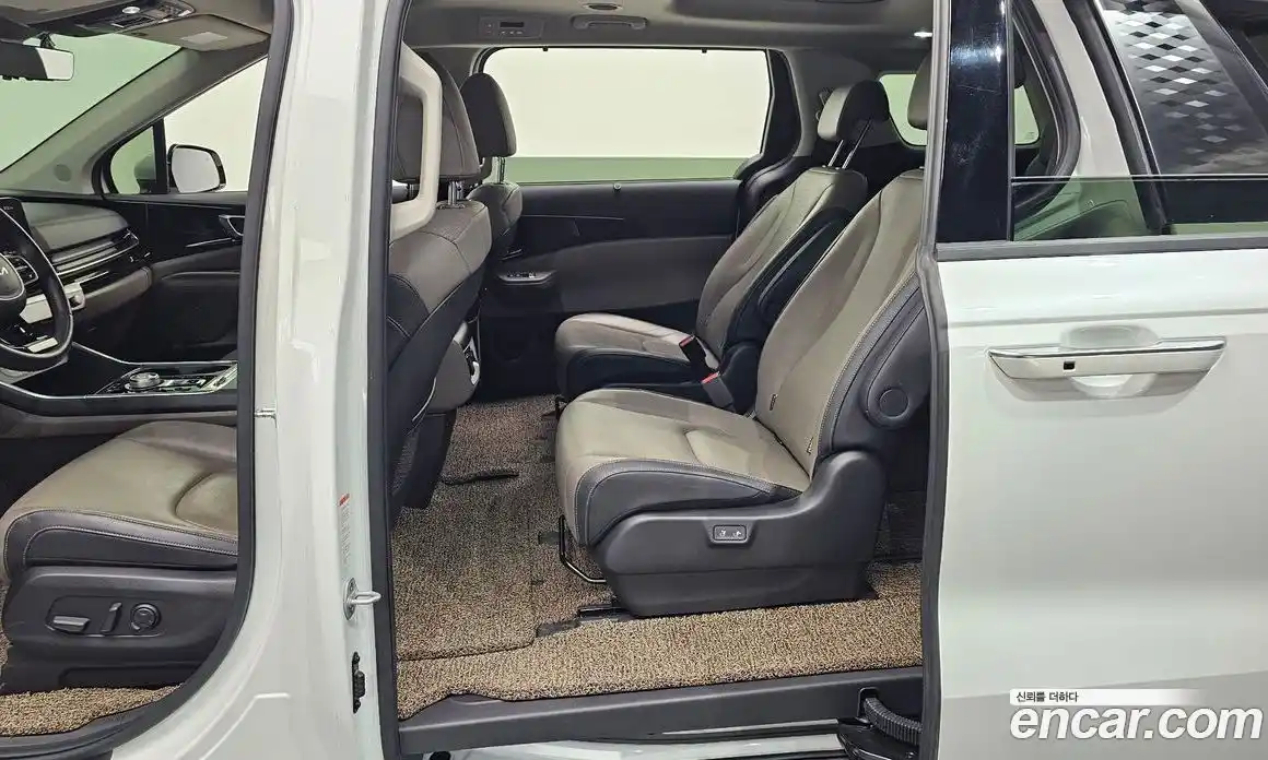 Kia Canival 2024 3.5 Автомат в Москве № 1343185, фото 11