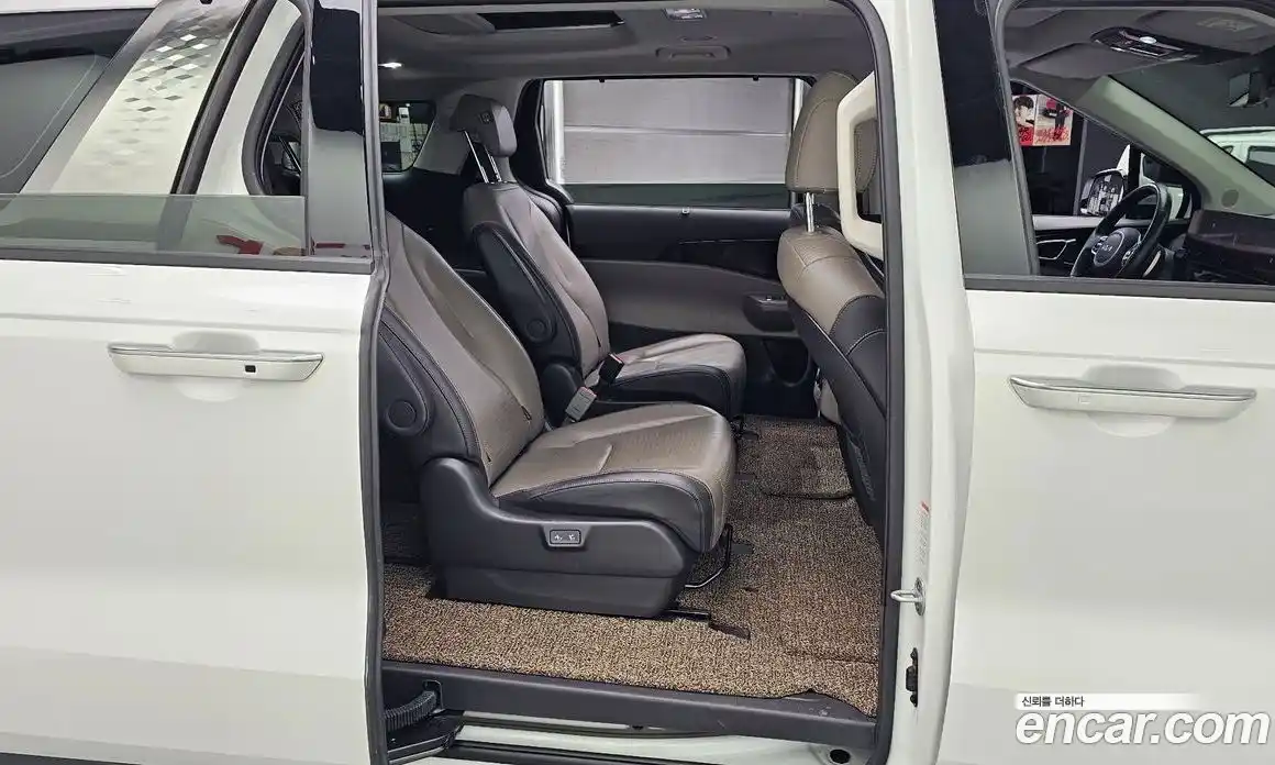 Kia Canival 2024 3.5 Автомат в Москве № 1343185, фото 12