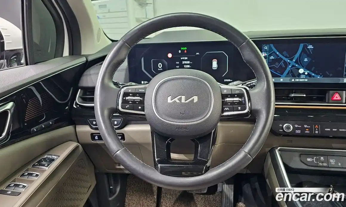 Kia Canival 2024 3.5 Автомат в Москве № 1343185, фото 14