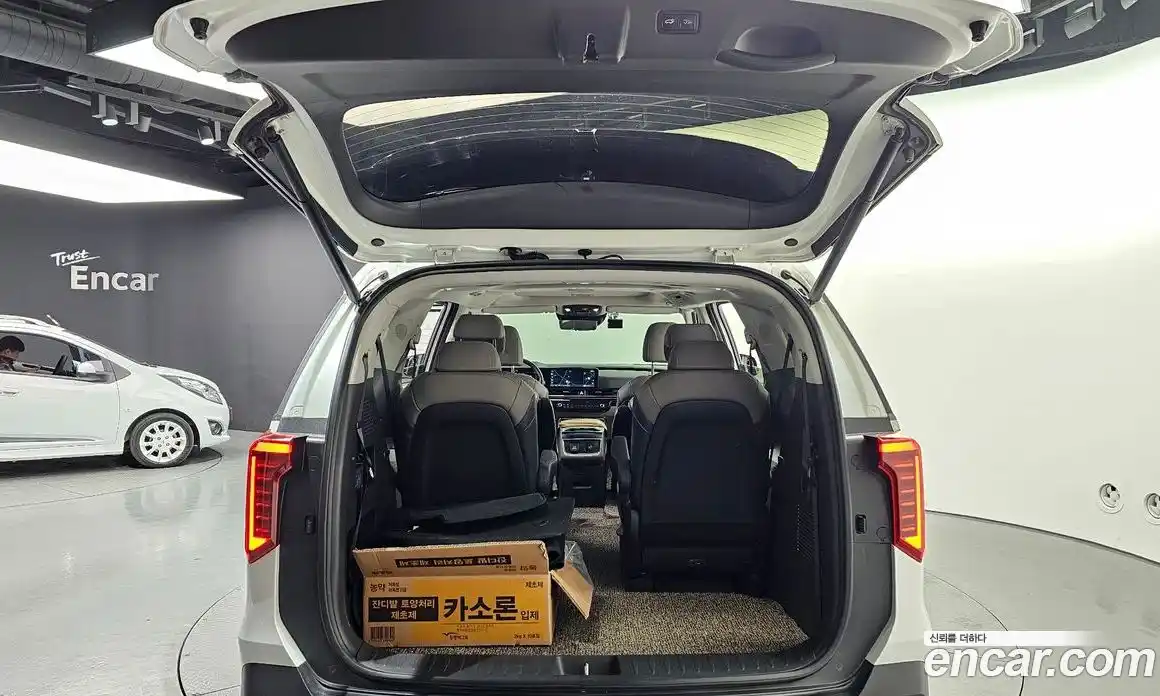 Kia Canival 2024 3.5 Автомат в Москве № 1343185, фото 20