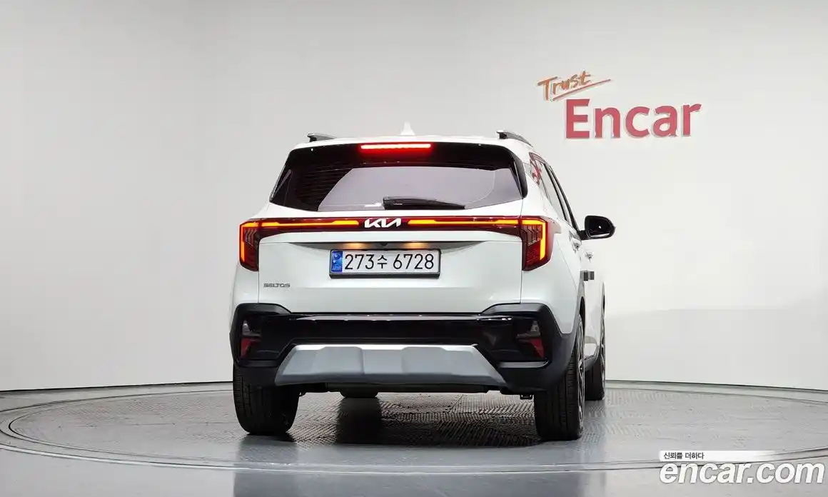 Kia Seltos 2023 1.6 гидро в Москве № 1343195, фото 4