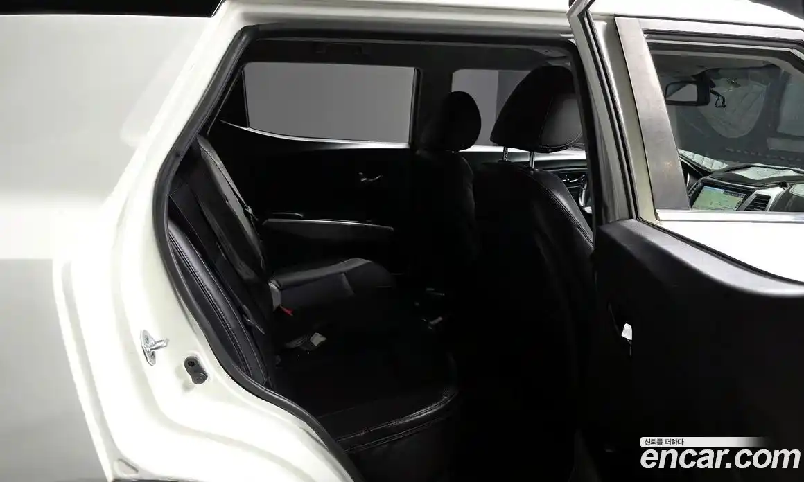 SsangYong TIBOLI 2015 1.6 Автомат в Москве № 1344282, фото 11