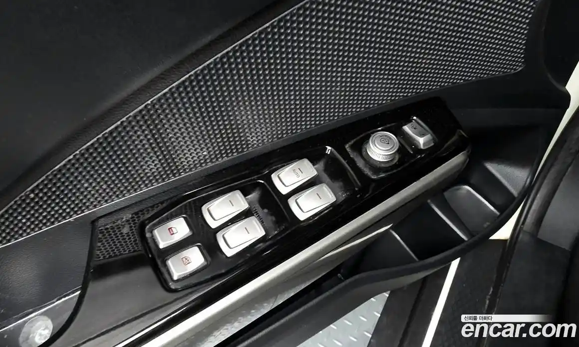 SsangYong TIBOLI 2015 1.6 Автомат в Москве № 1344282, фото 17