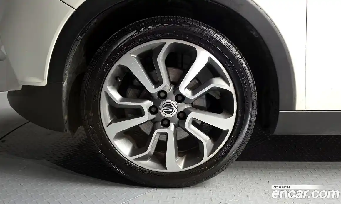 SsangYong TIBOLI 2015 1.6 Автомат в Москве № 1344282, фото 5