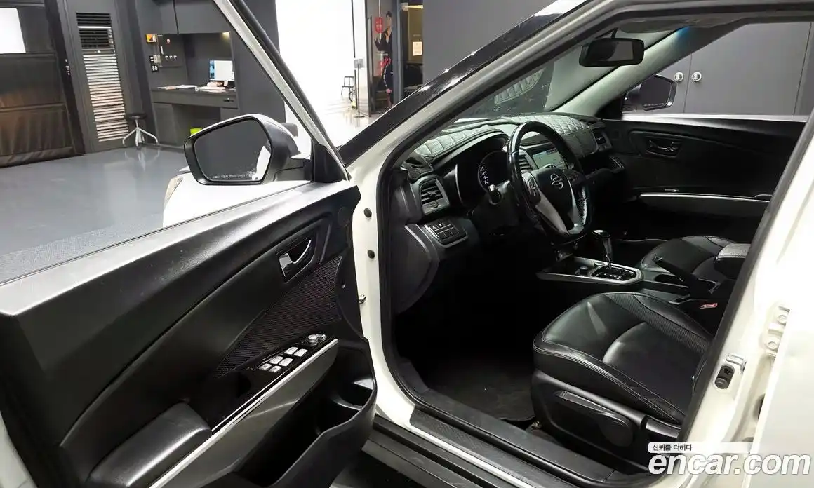 SsangYong TIBOLI 2015 1.6 Автомат в Москве № 1344282, фото 10