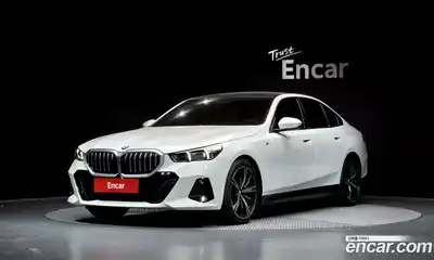 BMW 5-Series, 2023