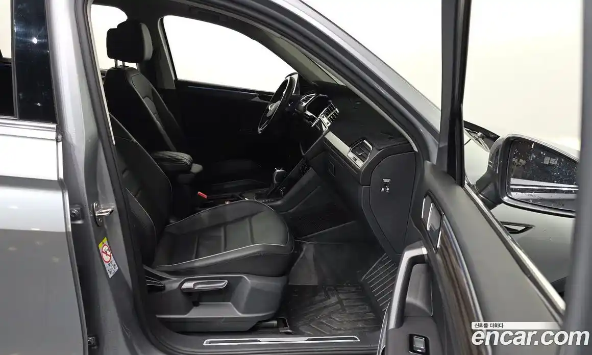 Volkswagen Tiguan 2022 2.0 гидро в Москве № 1350223, фото 11