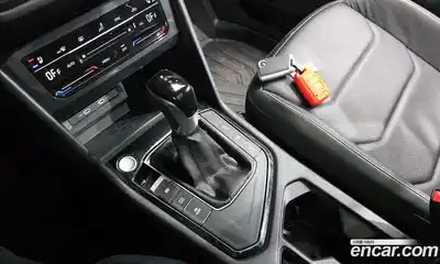 Volkswagen Tiguan 2022 2.0 гидро в Москве № 1350223, миниатюра 9