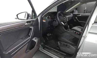Volkswagen Tiguan 2022 2.0 гидро в Москве № 1350223, миниатюра 10