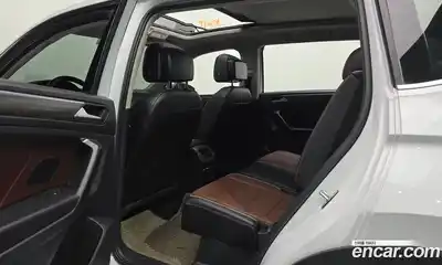 Volkswagen Tiguan 2023 2.0 гидро в Москве № 1350246, миниатюра 11