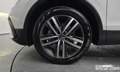 Volkswagen Tiguan 2023 2.0 гидро в Москве № 1350246, миниатюра 5