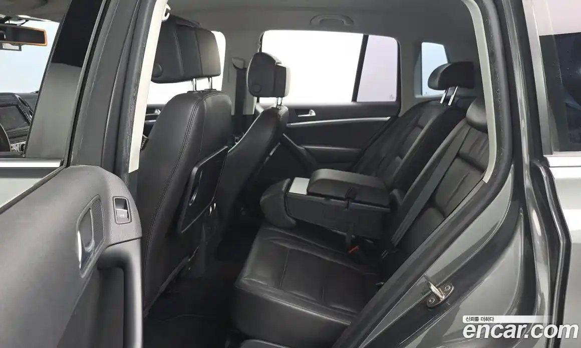 Volkswagen Tiguan 2015 2.0 гидро в Москве № 1350439, фото 11