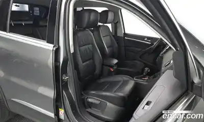 Volkswagen Tiguan 2015 2.0 гидро в Москве № 1350439, миниатюра 12