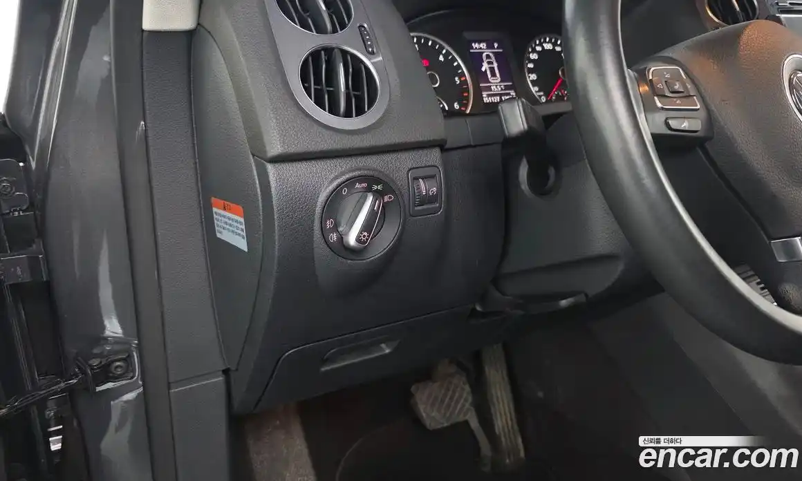 Volkswagen Tiguan 2015 2.0 гидро в Москве № 1350439, фото 13