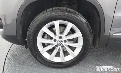 Volkswagen Tiguan 2015 2.0 гидро в Москве № 1350439, миниатюра 5