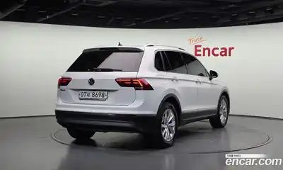 Volkswagen Tiguan 2018 2.0 гидро в Москве № 1350479, миниатюра 2