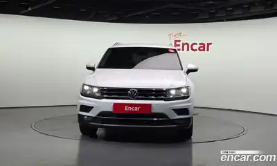 Volkswagen Tiguan 2018 2.0 гидро в Москве № 1350479, миниатюра 3