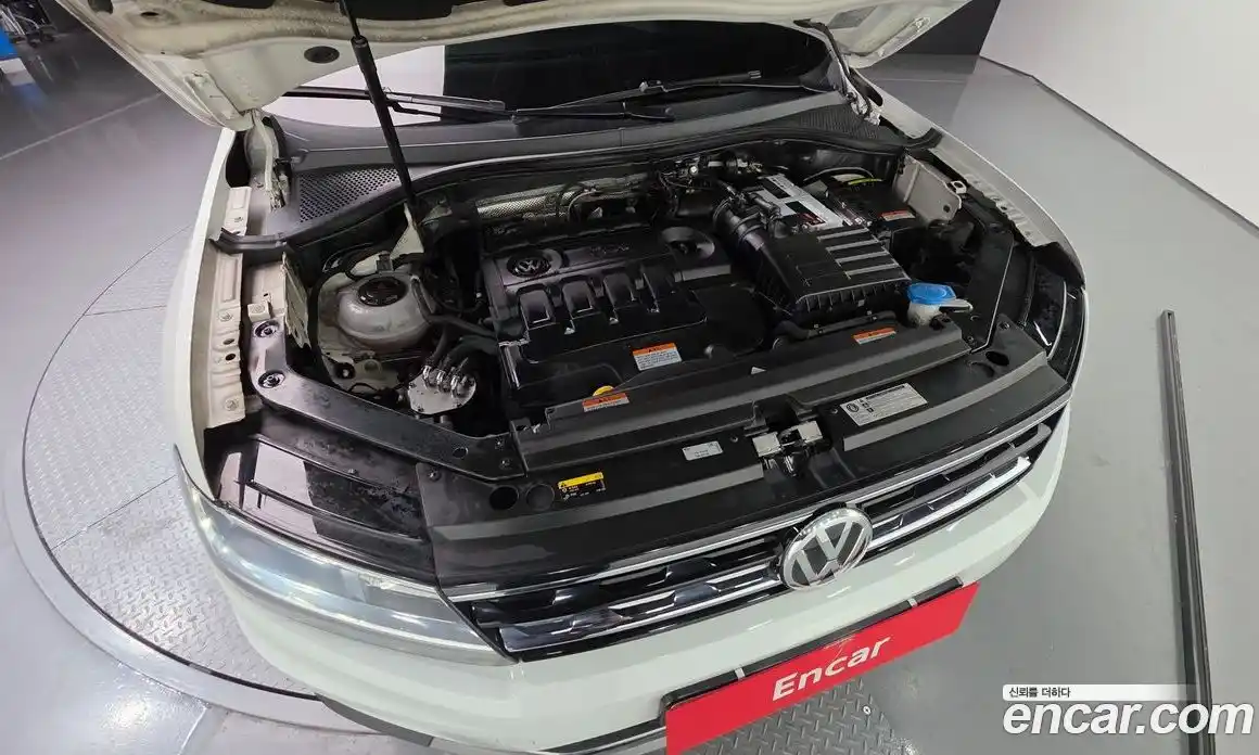 Volkswagen Tiguan 2018 2.0 гидро в Москве № 1350479, фото 6