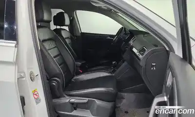 Volkswagen Tiguan 2018 2.0 гидро в Москве № 1350479, миниатюра 10