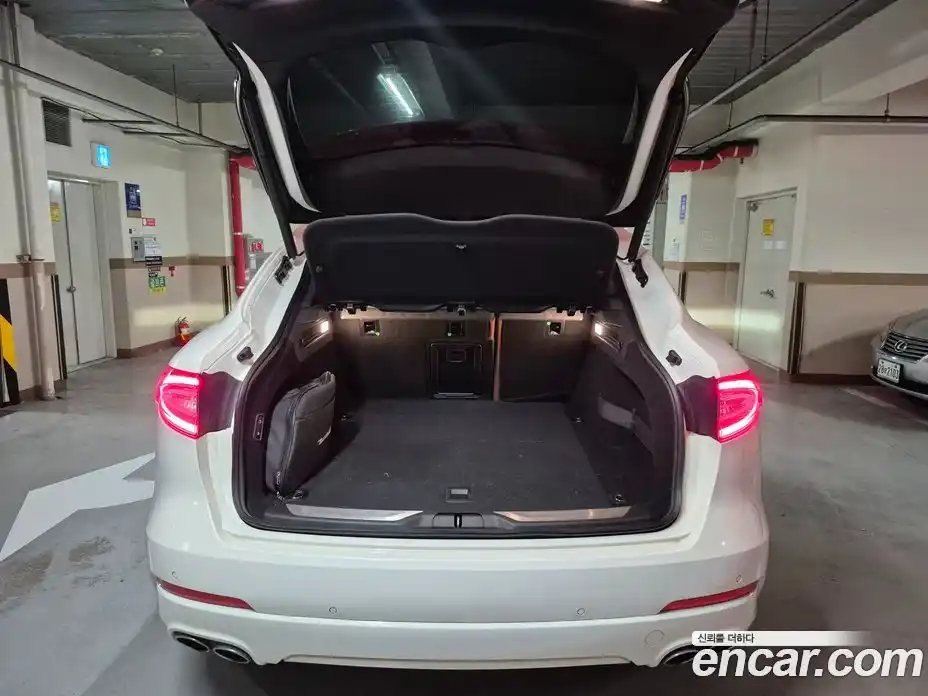 Maserati Levante 2019 3.0 гидро в Москве № 1351076, фото 7