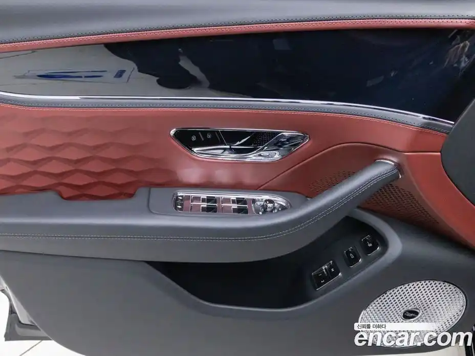 Bentley Flying Spur 2025 4.0 гидро в Москве № 1351399, фото 13