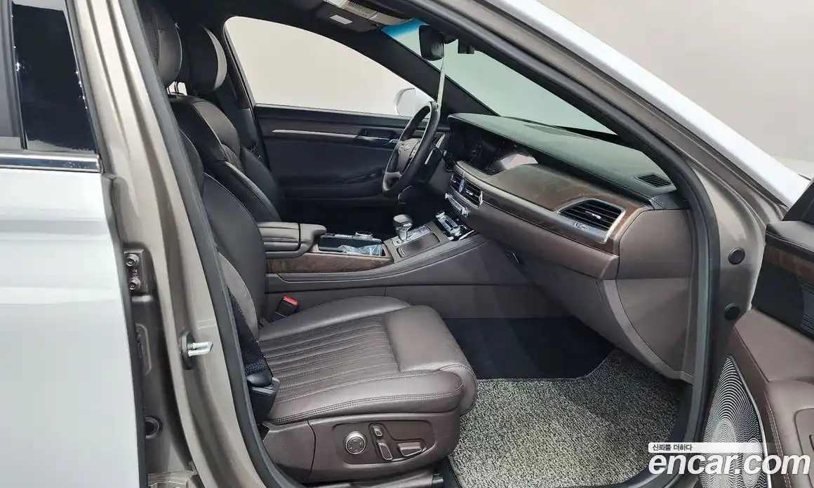 Genesis G90 2019 3.8 гидро в Москве № 19610, фото 11