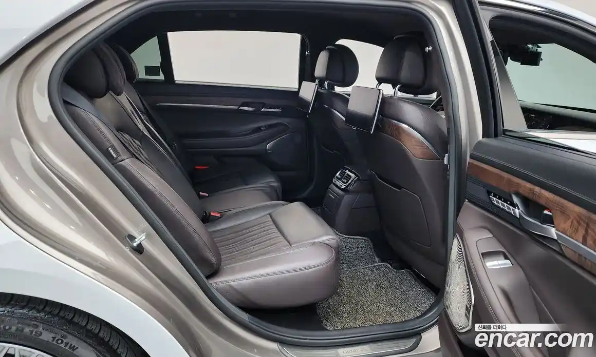 Genesis G90 2019 3.8 гидро в Москве № 19610, фото 12