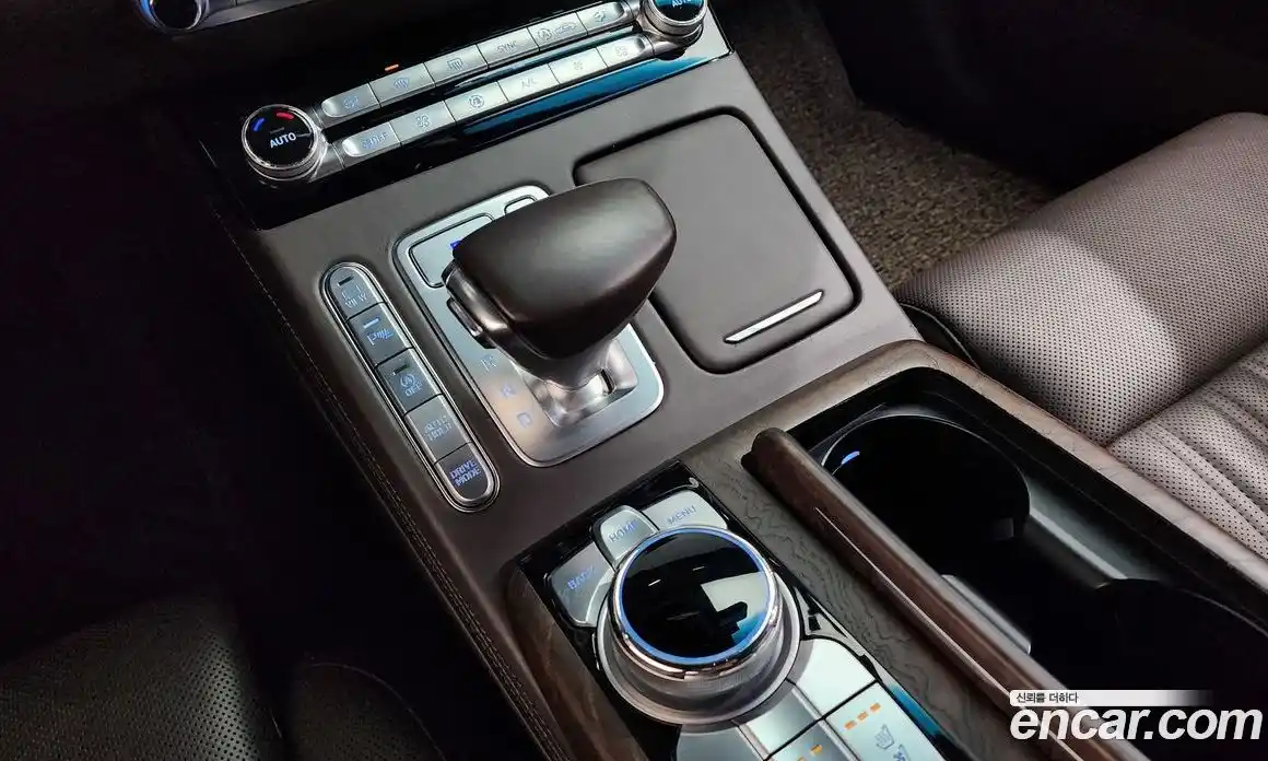 Genesis G90 2019 3.8 гидро в Москве № 19610, фото 9