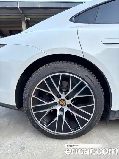 Porsche Taycan 2022 1.0 гидро в Москве № 197928, миниатюра 7