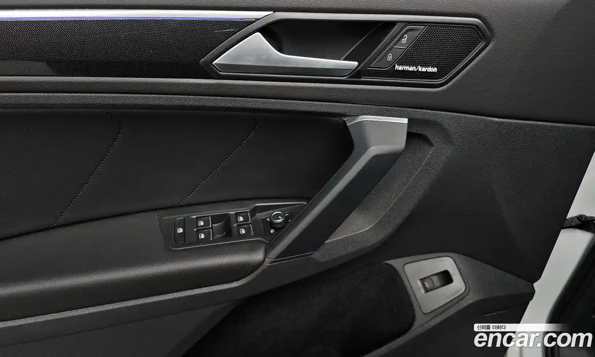 Volkswagen Tiguan 2021 2.0 гидро в Москве № 215102, фото 17