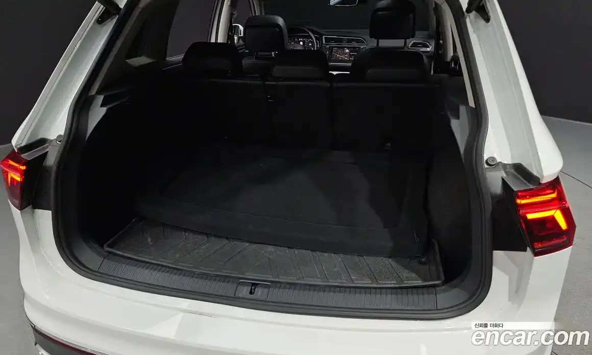 Volkswagen Tiguan 2021 2.0 гидро в Москве № 215102, фото 20
