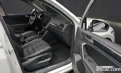 Volkswagen Tiguan 2021 2.0 гидро в Москве № 215102, миниатюра 10