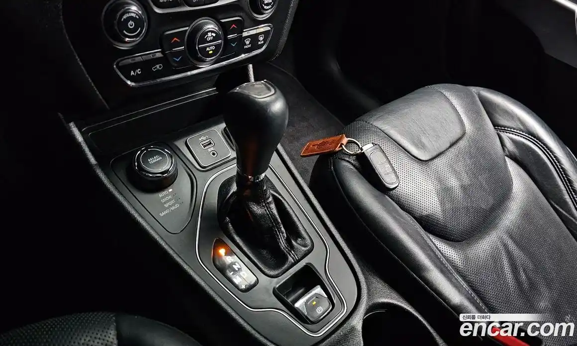 Jeep Cherokee 2019 2.4 гидро в Москве № 232665, фото 9