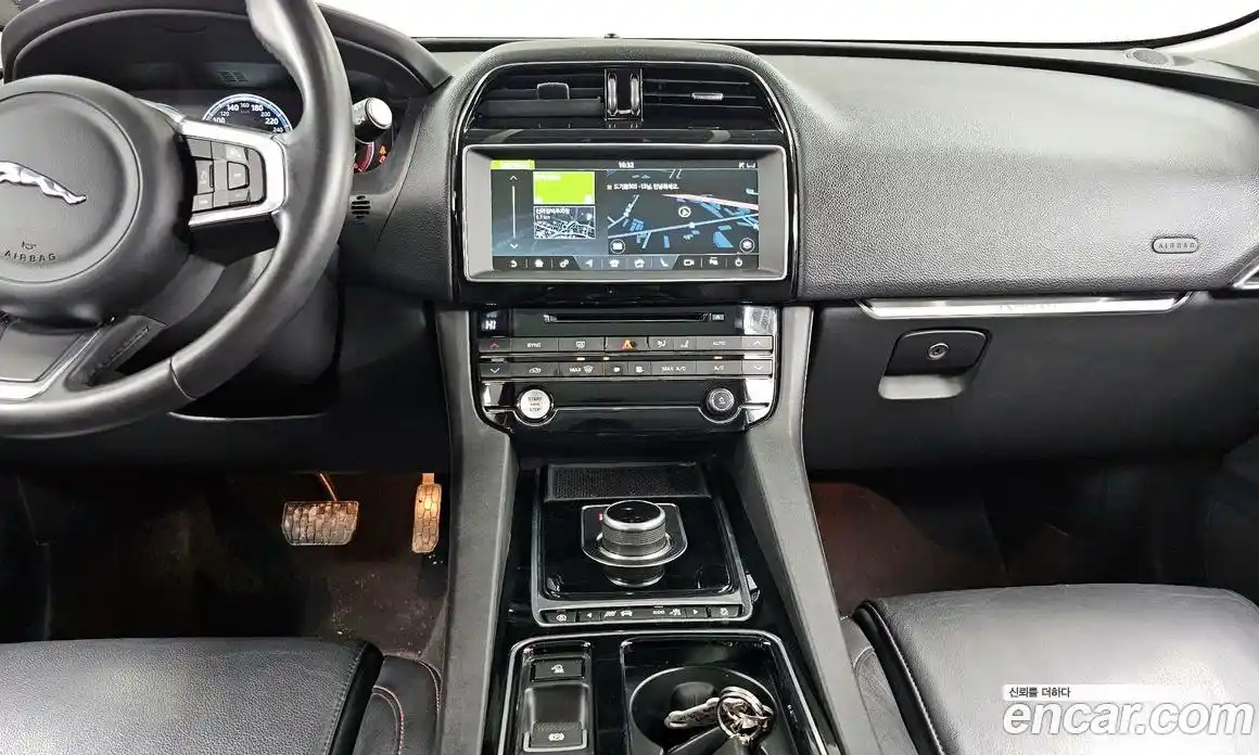 Jaguar F-Pace 2018 2.0 гидро в Москве № 283814, фото 14