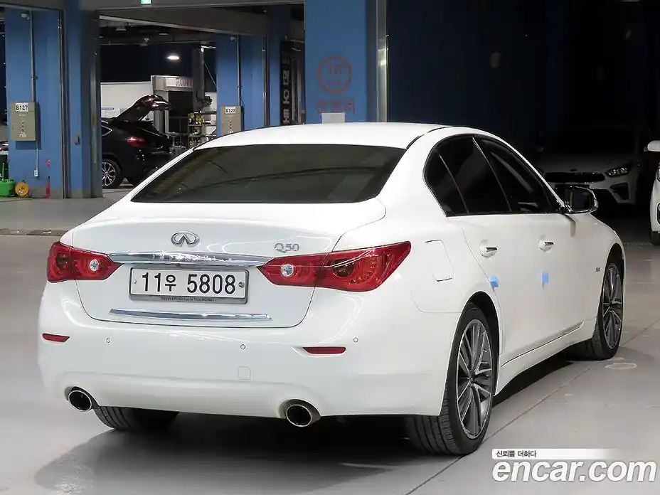 Infiniti Q50 2015 2.1 гидро в Москве № 336512, фото 4