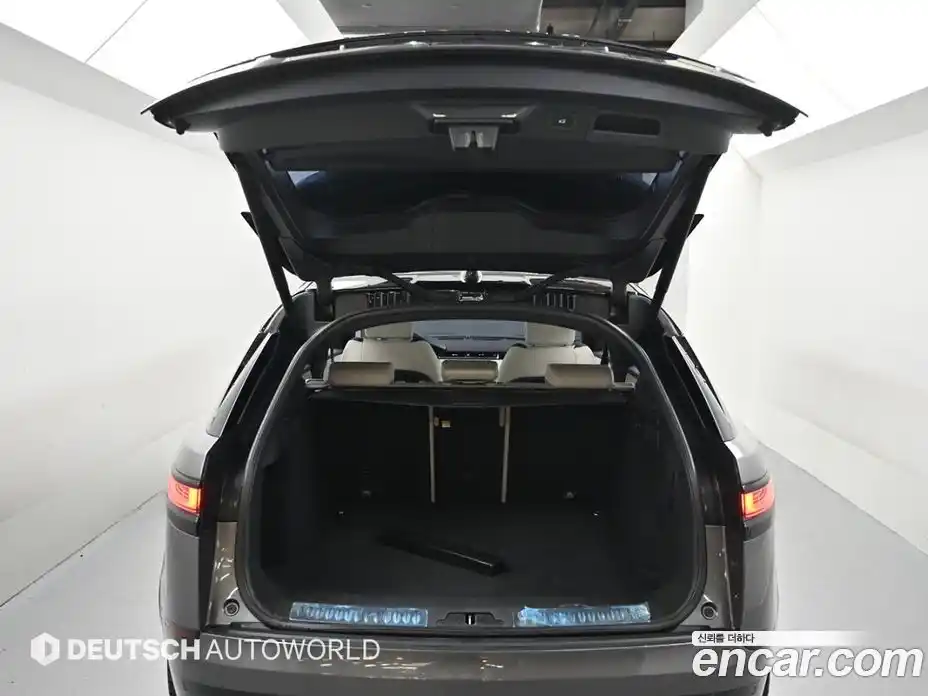 Land Rover Range-Rover Velar 2017 3.0 гидро в Москве № 1137366, фото 19