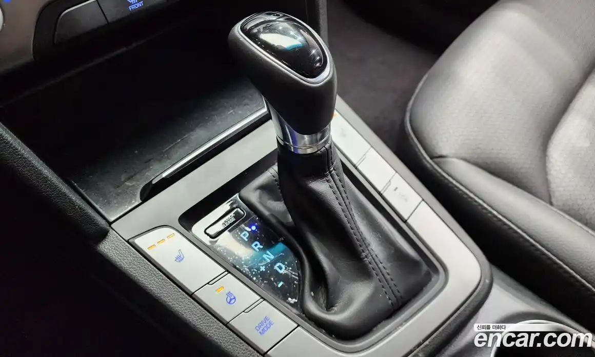 Hyundai Avante 2016 1.6 гидро в Москве № 1317842, фото 9
