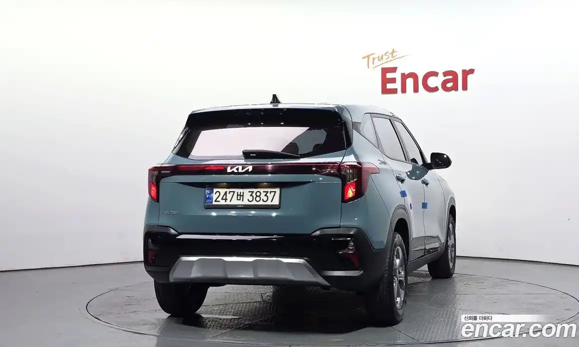 Kia Seltos 2023 1.6 гидро в Москве № 1318545, фото 4
