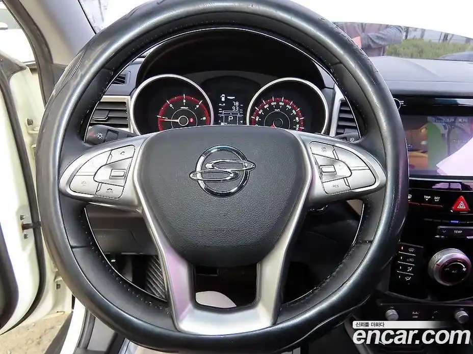 SsangYong TIBOLI 2015 1.6 Автомат в Москве № 1319709, фото 8