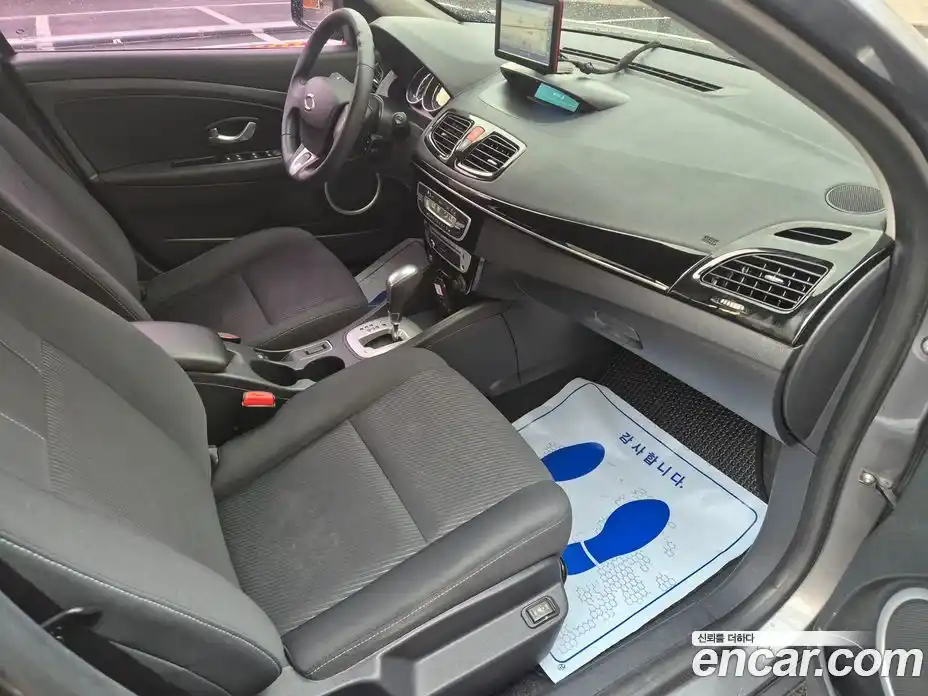 Renault SM3 2015 1.6 гидро в Москве № 1321610, фото 14