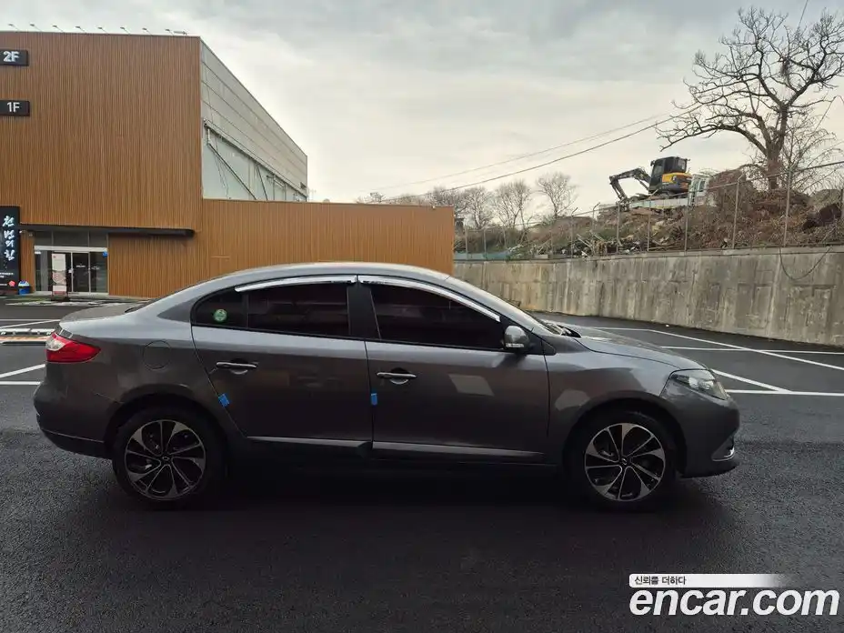 Renault SM3 2015 1.6 гидро в Москве № 1321610, фото 6