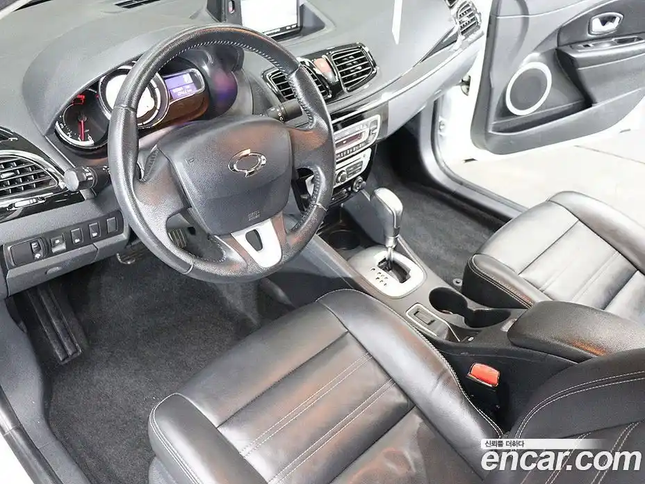 Renault SM3 2016 1.6 гидро в Москве № 1321654, фото 10