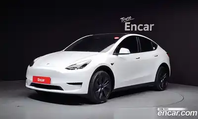 Tesla Model Y, 2024