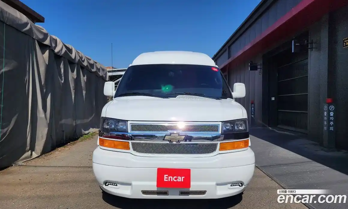 Chevrolet Express Van 2017 6.0 гидро в Москве № 1324582, фото 3