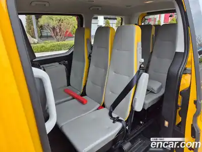 Hyundai Staria HEV 1.6 Kinder 11 Seater